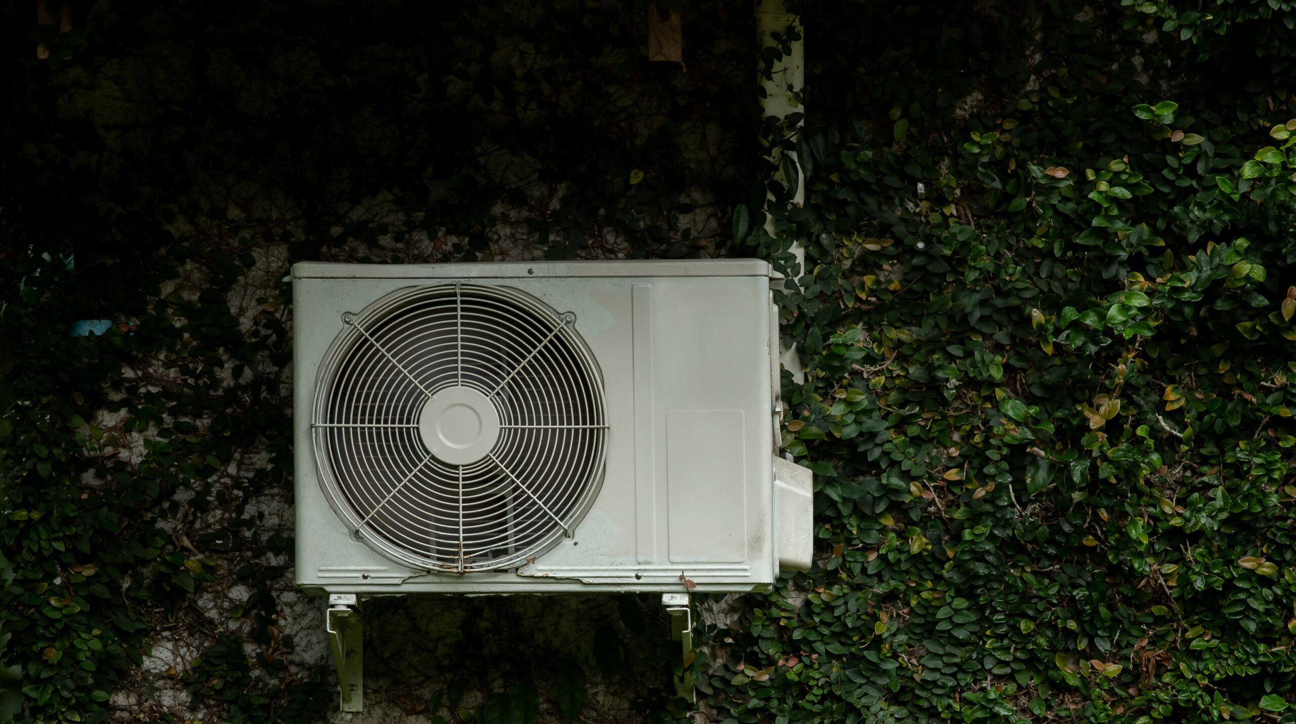 Air Conditioner, Equipment, House, Energy Efficient, Window Pose de pompe à chaleur Montricoux